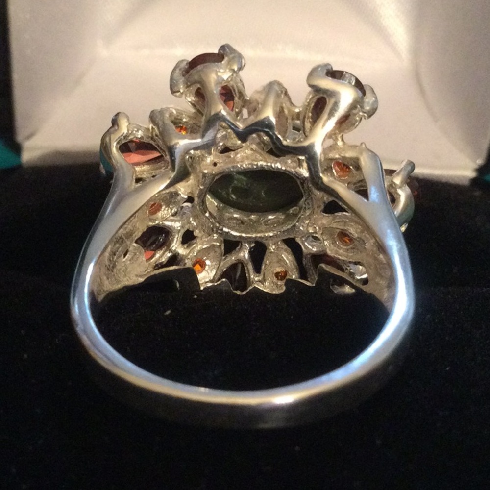 Genuine Black Opal with Garnets Ring - Picture 15 of 16